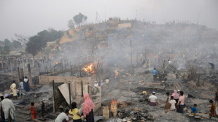 Bangladesh: 12.000 sans abri après un incendie dans un camp de réfugiés rohingya