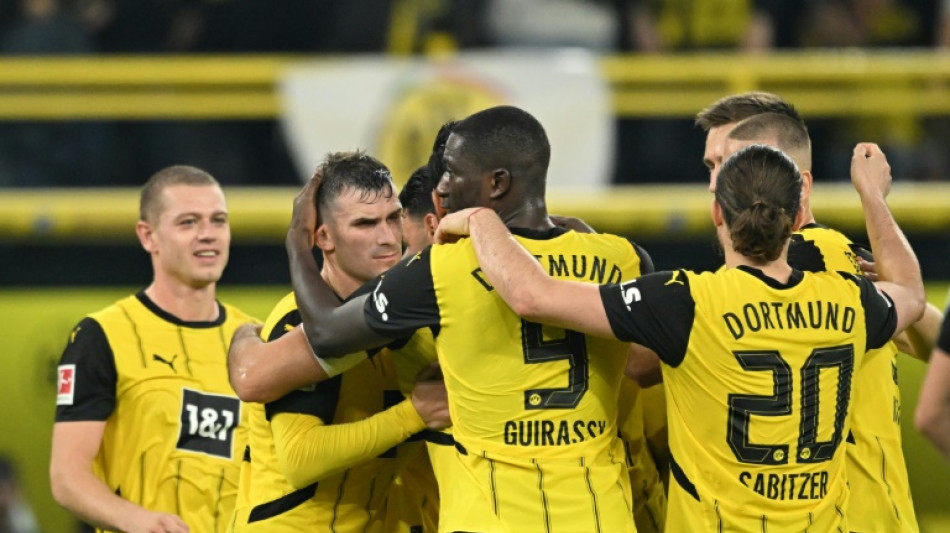 Dortmund vence St Pauli na abertura da rodada do Alemão