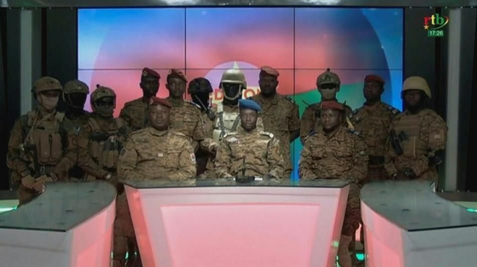 La junta militar restablece la Constitución en Burkina Faso