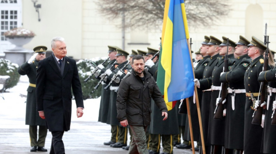 Zelensky en déplacement dans les pays Baltes, au moment où l'aide à Kiev s'effrite