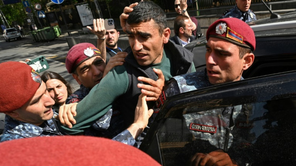 Arménie: brèves interpellations de 156 manifestants opposés à un transfert de terres à l'Azerbaïdjan 