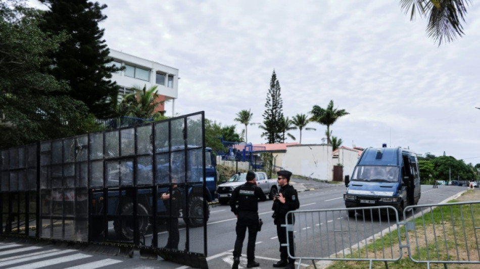 Nouvelle-Calédonie: nouvelles violences après le transfert en métropole de figures indépendantistes