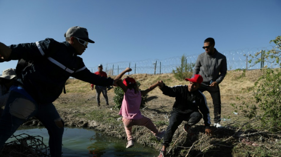 Mexique: plus de 1.000 migrants tentent d'entrer aux Etats-Unis après la tragédie de Juarez