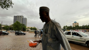 Niger: la France suspend ses aides, l'Union africaine fixe un ultimatum aux putschistes