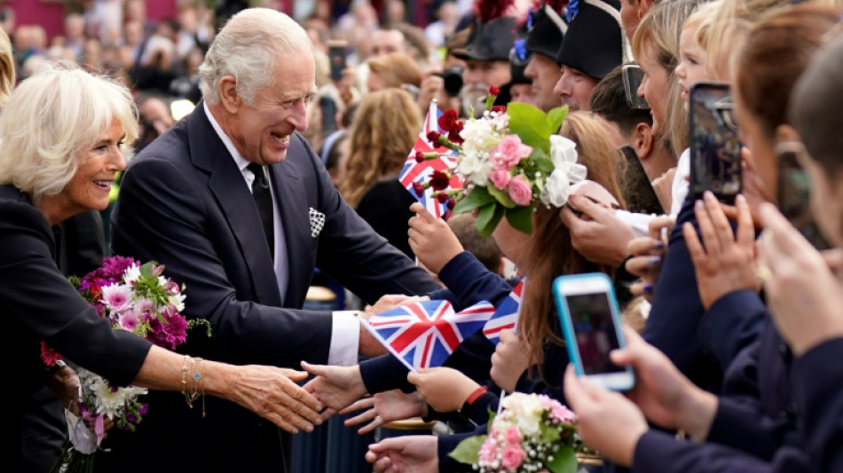 Le cercueil d'Elizabeth II en route pour Londres en vue de funérailles grandioses