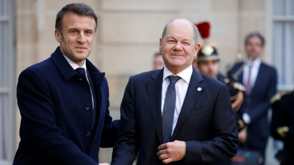 A Berlin, Macron et Scholz se disent "unis" sur l'Ukraine après de vives tensions