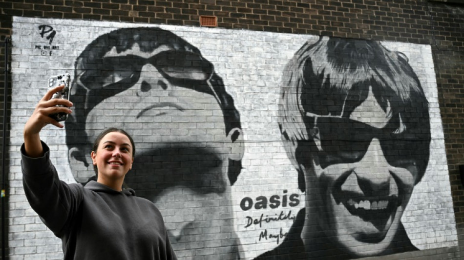 British hospitality eyes big bucks ahead of Oasis tour