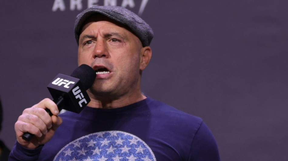 La star américaine du podcast Joe Rogan s'excuse pour des insultes racistes