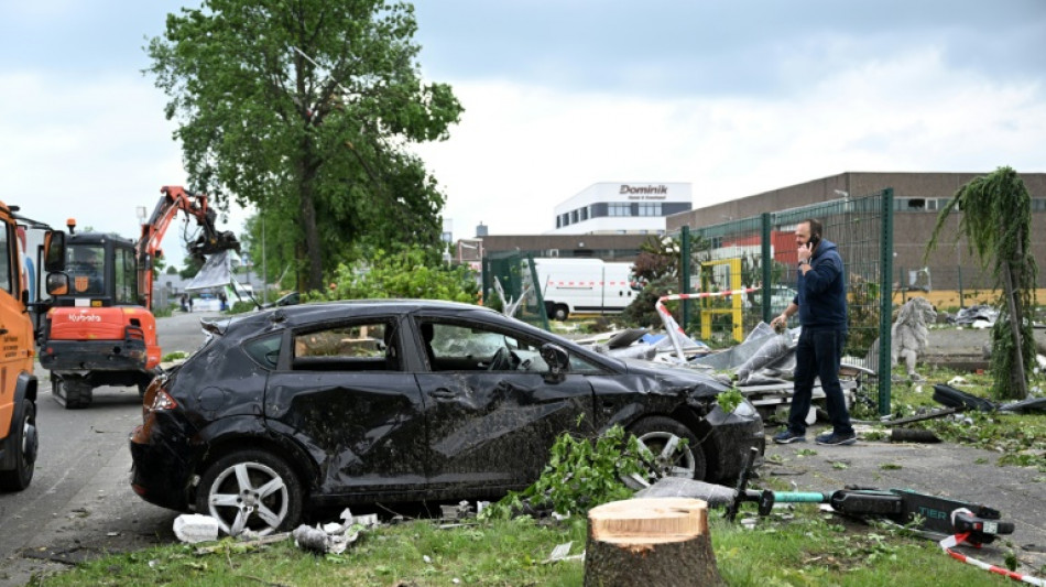 Tornado verwüstet Paderborn - Dutzende Verletzte