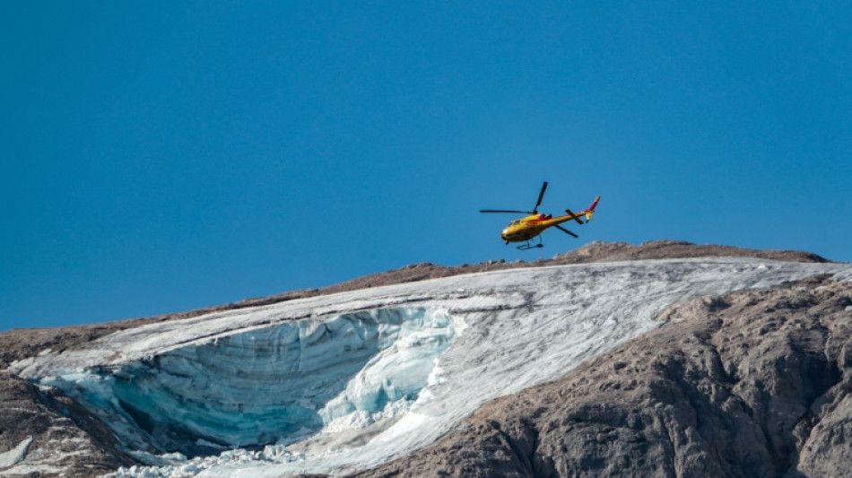 Buscan supervivientes del derrumbe del glaciar en los Alpes italianos