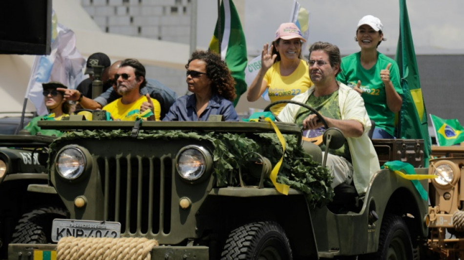 Brésil: fin de campagne en rassemblements pour Bolsonaro et Lula 