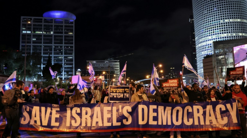 Thousands rally for fifth week against Israeli govt reform plan