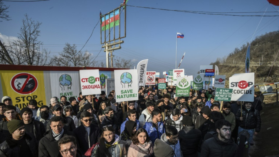 Au Nagorny Karabakh, la crainte d'une crise humanitaire en plein blocage d'une route clé