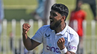 Ahmed triple strike leaves Pakistan 187-7 in third Test