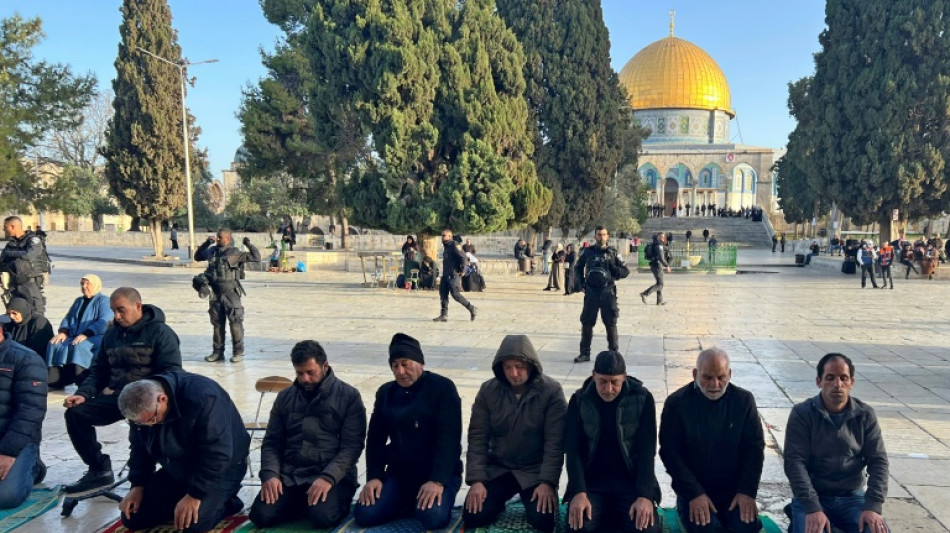 Concern, criticism after Israel police storm Jerusalem mosque