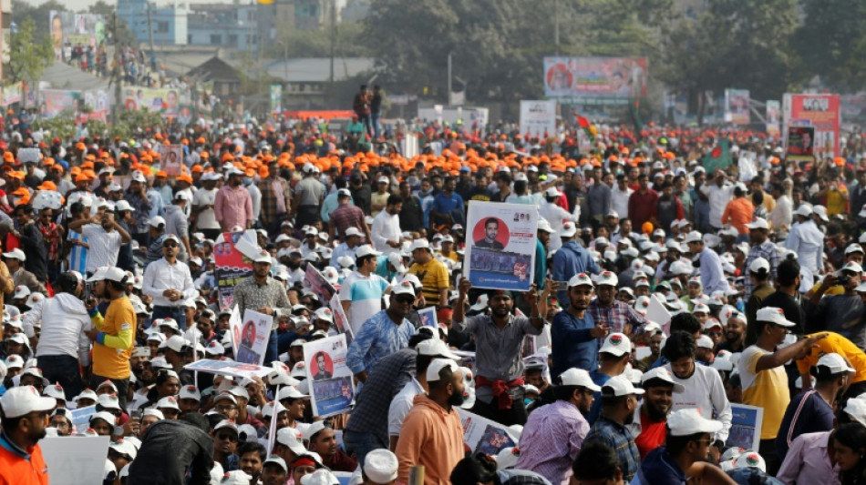 Bangladesh opposition mounts huge protest, MPs quit