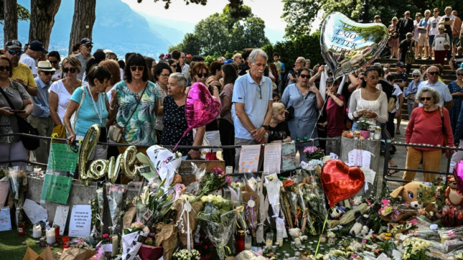 "Union et solidarité": Annecy rend hommage aux victimes et héros de l'attaque