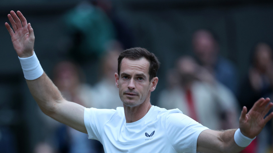 Wimbledon: Raducanu si ritira, niente doppio misto con Murray