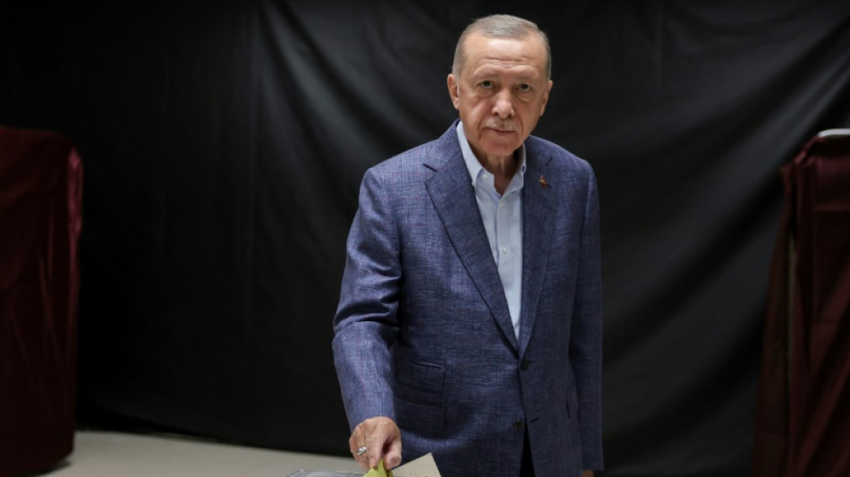 Elections en Turquie: forte mobilisation, un scrutin périlleux pour Erdogan