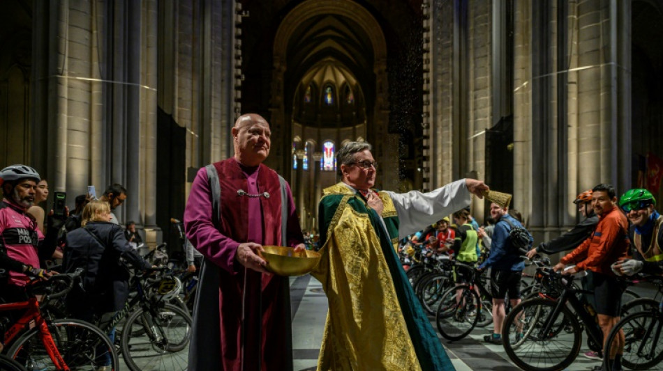 A New York, des cyclistes "bénis" à l'église pour les protéger des accidents