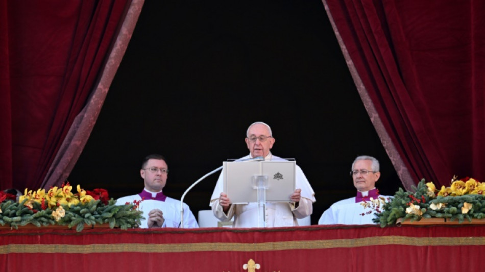 Ukraine: le pape condamne une "guerre insensée" et appelle à "faire taire les armes"