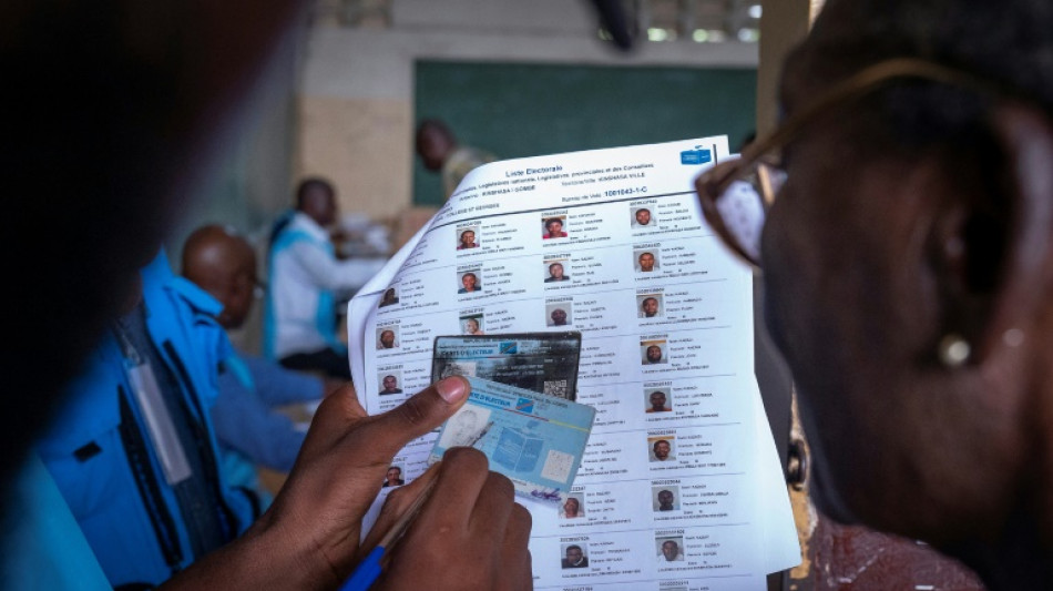 RDC: après une journée chaotique, les élections continuent jeudi 