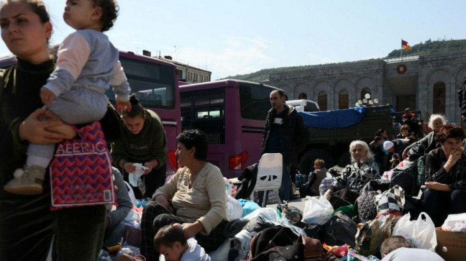 Le Nagorny Karabakh déserté, manifestations à Erevan