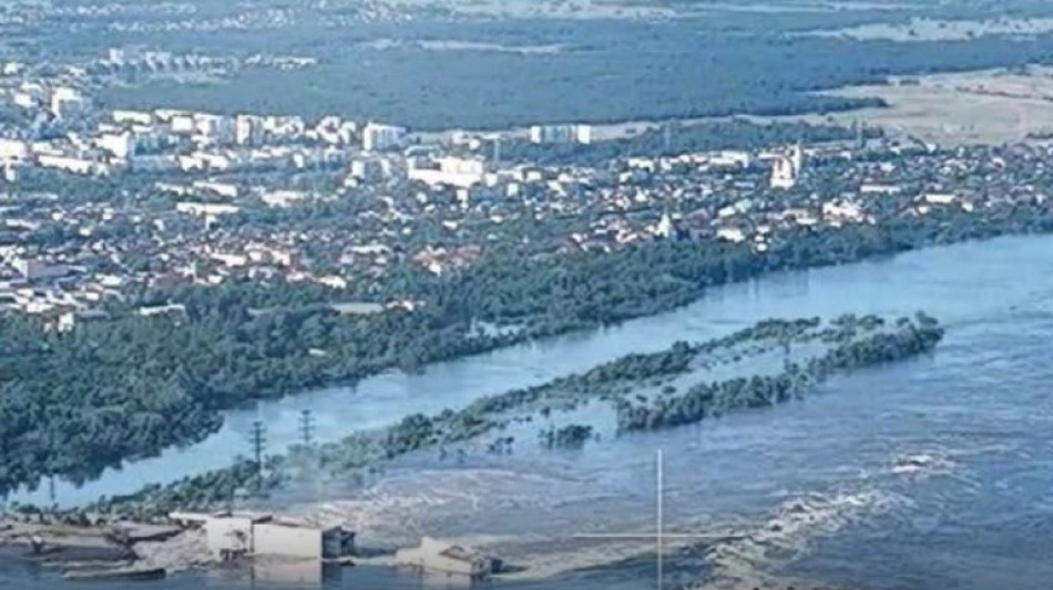 Ukraine: inondations et évacuations après une attaque sur un barrage