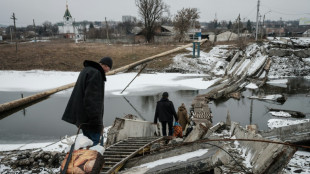 Bakhmut's last residents brace for Russian advance