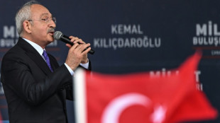 A Canakkale, Kilicdaroglu promet "le retour du printemps" sous le déluge 