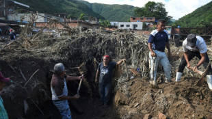 Glissement de terrain au Venezuela: les recherches se pousuivent, infime espoir de trouver des survivants