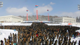 Corea del Norte celebra bajo la nieve el aniversario de Kim Jong II