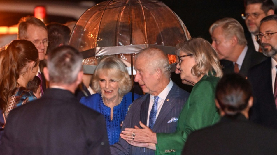 Honneurs militaires pour Charles au lancement de sa tournée en Australie