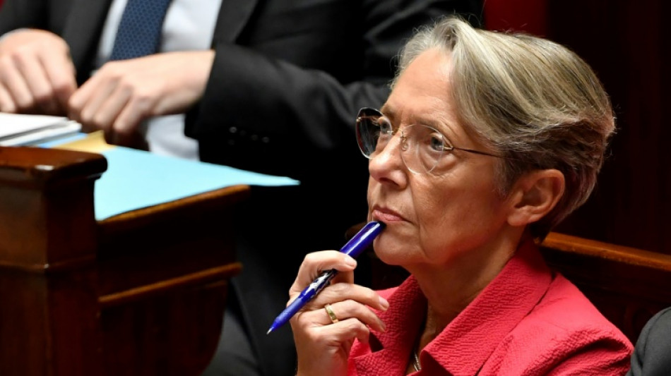 Budget: Elisabeth Borne face aux motions de censure, le RN joint ses voix à la Nupes