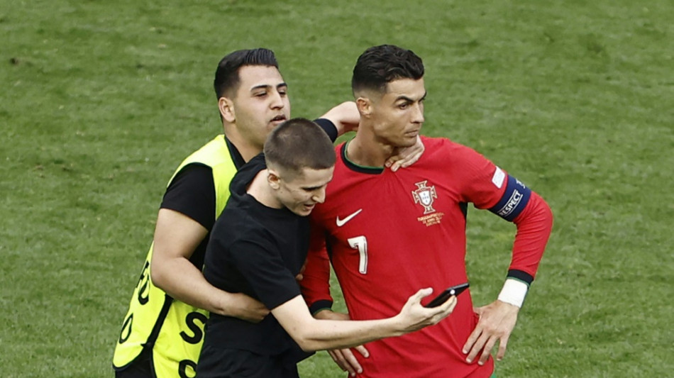 Selfiejagd auf Ronaldo bereitet Portugals Trainer "Sorgen"