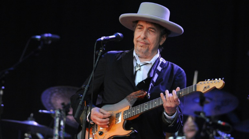 New glimpse into Bob Dylan book see artist riff on songwriting