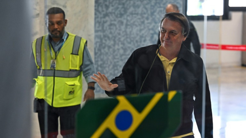 Brésil: l'avenir politique de l'ex-président Bolsonaro en jeu dans un procès