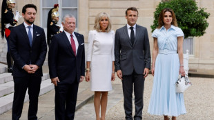 Le couple Macron reçoit le roi et la reine de Jordanie