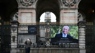 Des Lyonnais, des stars et des ministres aux obsèques de Gérard Collomb