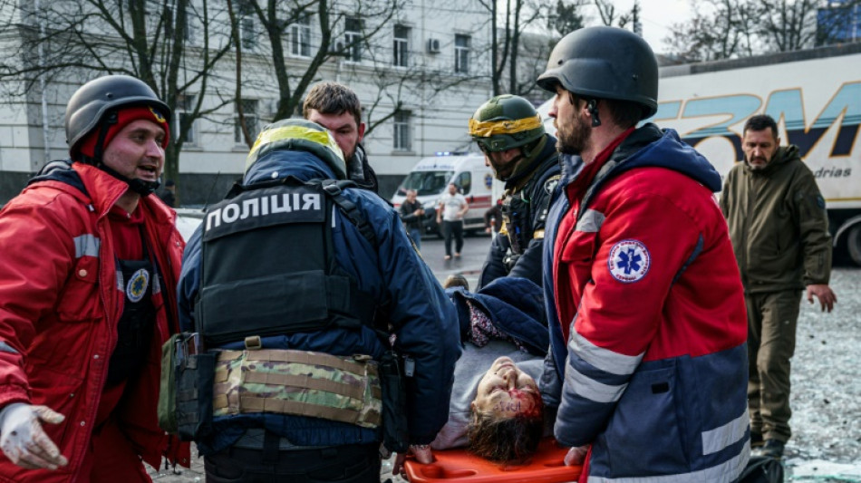 Ukraine: la Russie frappe le centre de Kherson, Zelensky dénonce un acte de "terreur" 