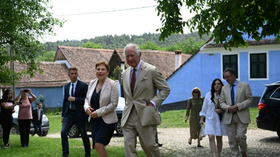 Rei Charles III conclui sua visita à Transilvânia