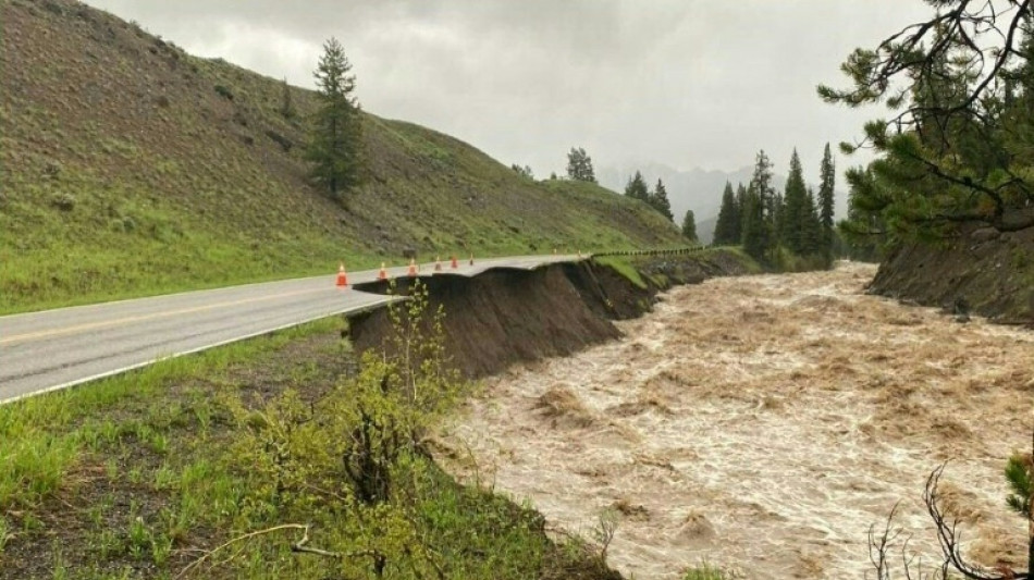 Floods, fires, heat waves: US struggles with climate catastrophes