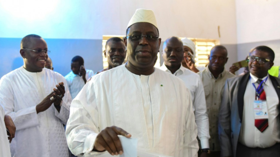 Sénégal: l'"entêté" tient parole, Macky Sall ne briguera pas de 3e mandat