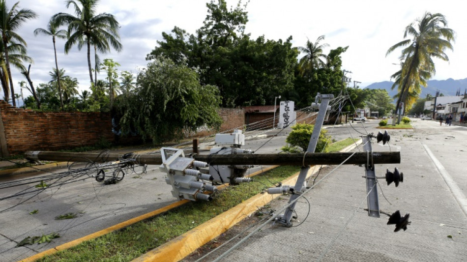 Huracán Lidia deja al menos dos muertos y destrozos en México