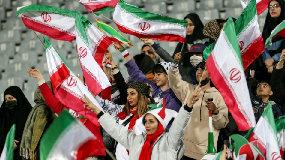 Les Iraniennes autorisées dans un stade pour suivre un match de foot contre la Russie