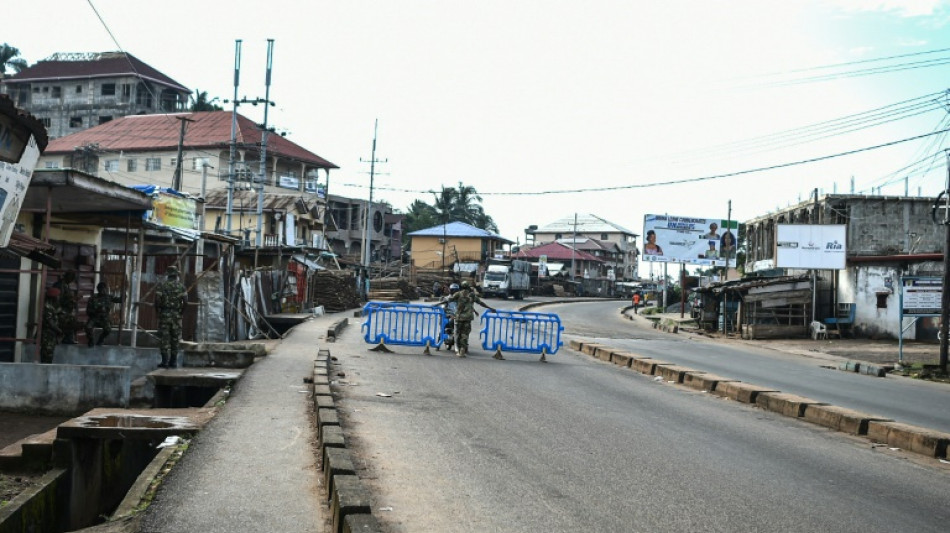 Sierra Leone: attaque contre une armurerie, affrontements et couvre-feu à Freetown