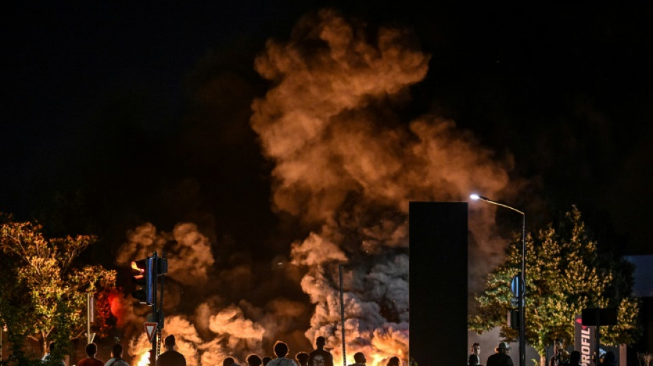 La France sonnée après une nouvelle nuit d'émeutes, pillages et saccages