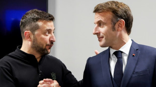 Ukraine: Macron dénonce une "logique d'escalade inacceptable" de la Russie