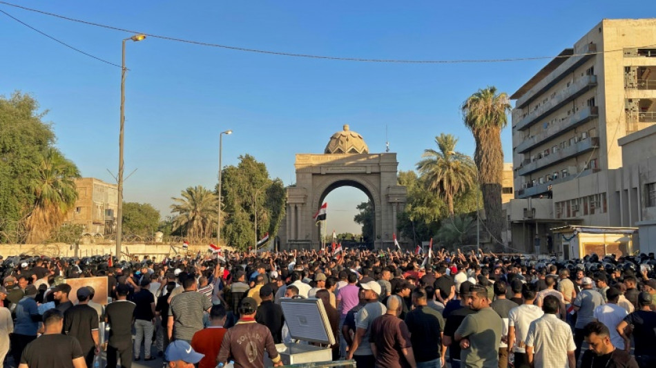 Crise politique en Irak: des manifestants pro-Sadr investissent brièvement le Parlement