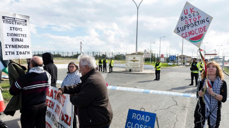 Manifestation à Chypre contre l'utilisation de bases britanniques dans la guerre à Gaza